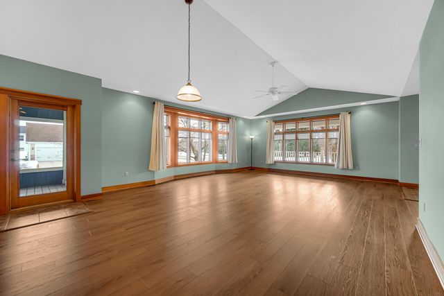 2425 Dickinson Road, Chesterton, IN 46304