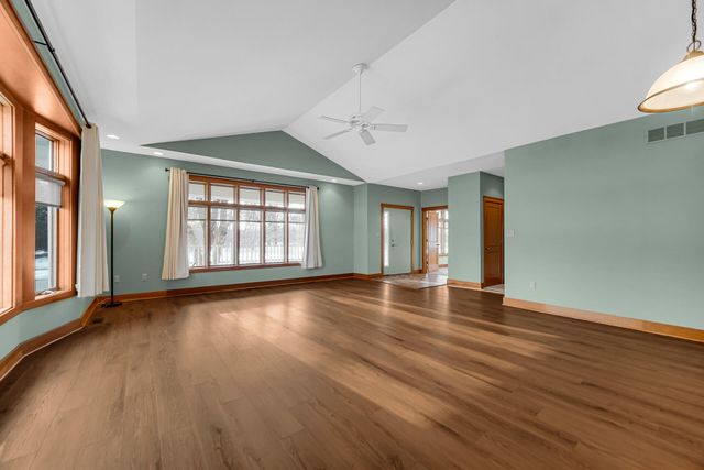 2425 Dickinson Road, Chesterton, IN 46304