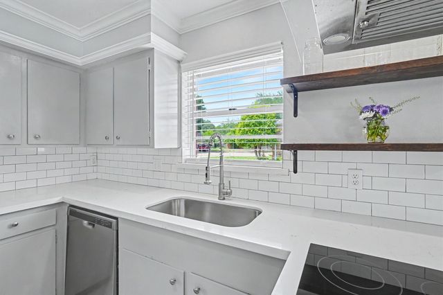 1014 Grace Street, Deer Park, TX 77536