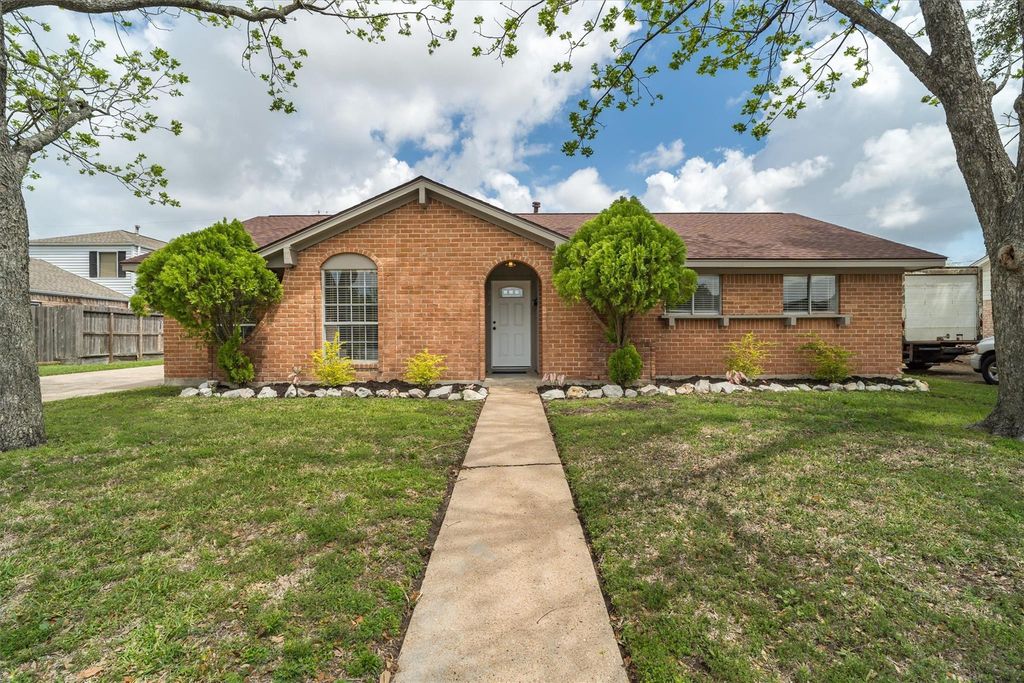 1014 Grace Street, Deer Park, TX 77536