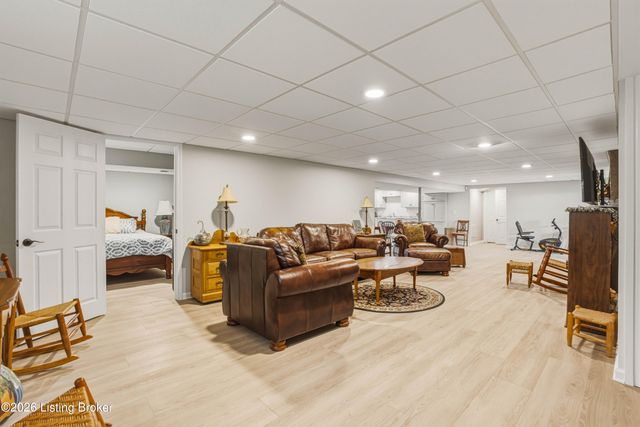 2748 Bloomfield Rd, Taylorsville, KY 40071
