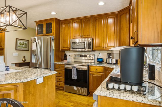 2748 Bloomfield Rd, Taylorsville, KY 40071