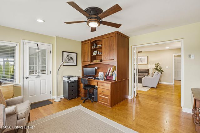 2748 Bloomfield Rd, Taylorsville, KY 40071
