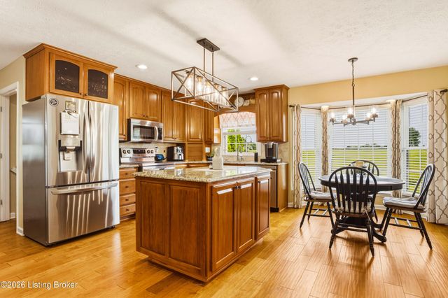 2748 Bloomfield Rd, Taylorsville, KY 40071