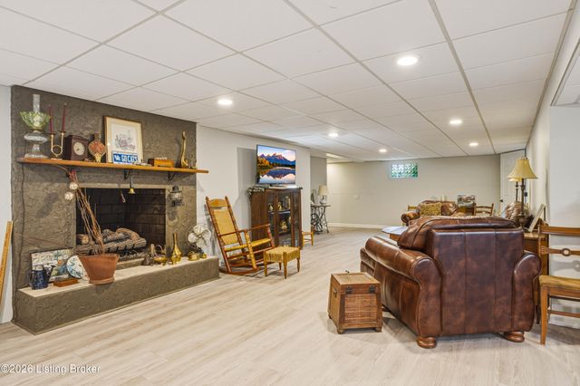 2748 Bloomfield Rd, Taylorsville, KY 40071