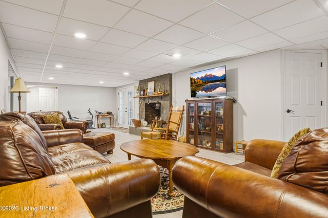 2748 Bloomfield Rd, Taylorsville, KY 40071