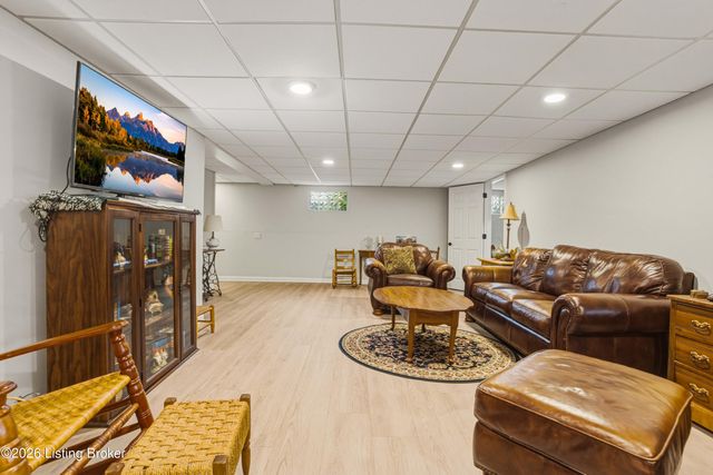 2748 Bloomfield Rd, Taylorsville, KY 40071