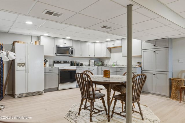 2748 Bloomfield Rd, Taylorsville, KY 40071