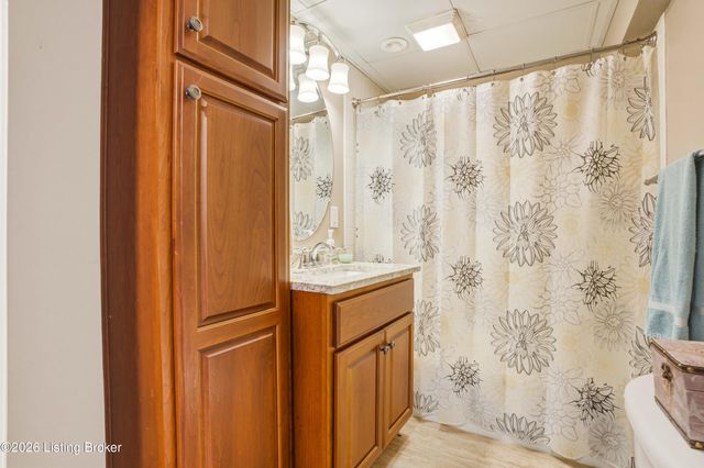 2748 Bloomfield Rd, Taylorsville, KY 40071
