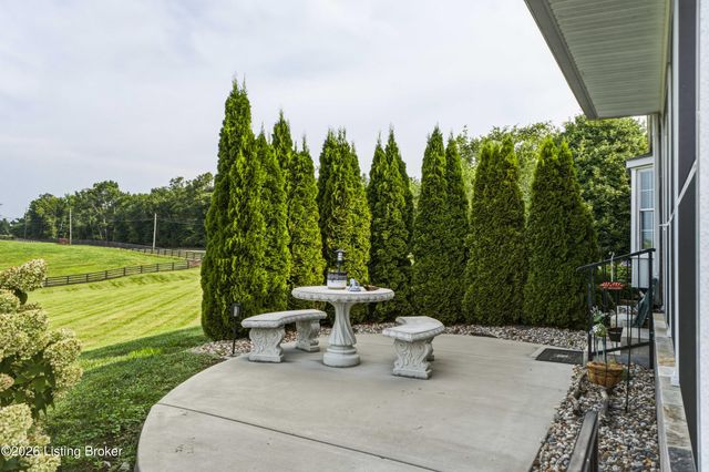 2748 Bloomfield Rd, Taylorsville, KY 40071