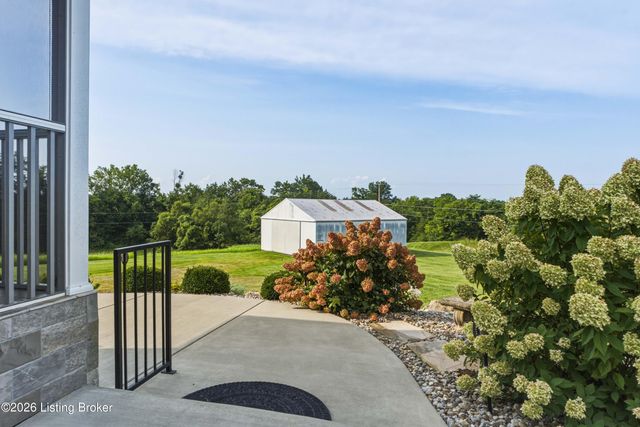 2748 Bloomfield Rd, Taylorsville, KY 40071