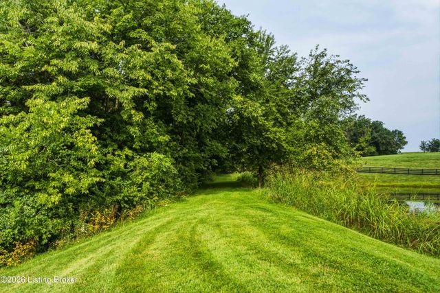 2748 Bloomfield Rd, Taylorsville, KY 40071