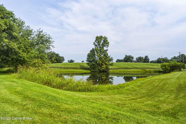 2748 Bloomfield Rd, Taylorsville, KY 40071