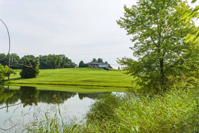 2748 Bloomfield Rd, Taylorsville, KY 40071