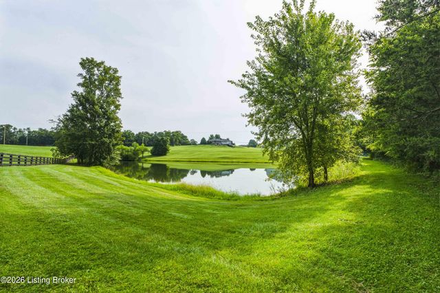 2748 Bloomfield Rd, Taylorsville, KY 40071