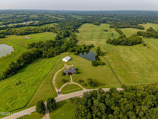 2748 Bloomfield Rd, Taylorsville, KY 40071