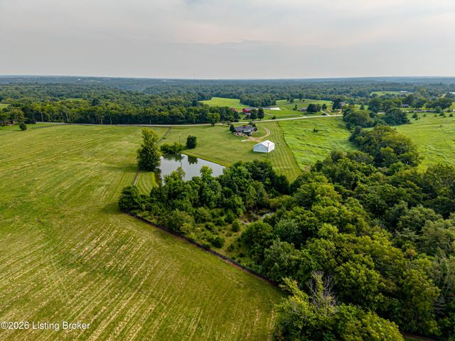 2748 Bloomfield Rd, Taylorsville, KY 40071