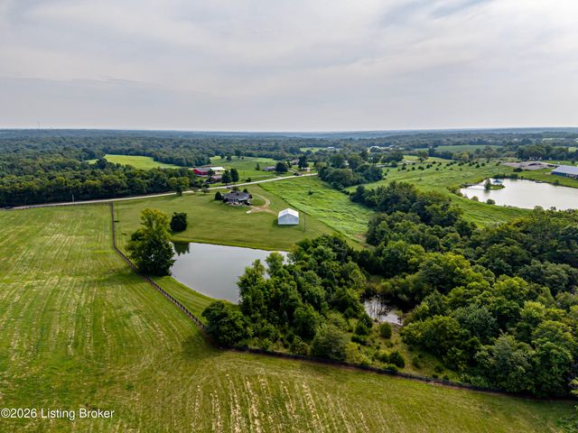 2748 Bloomfield Rd, Taylorsville, KY 40071