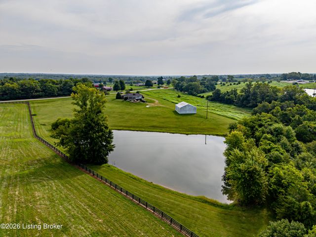 2748 Bloomfield Rd, Taylorsville, KY 40071