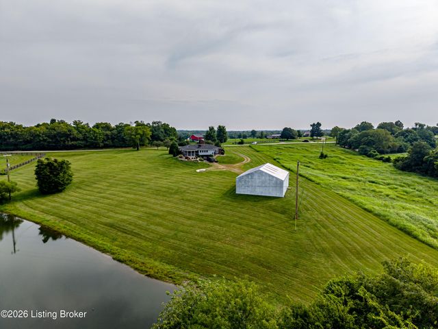 2748 Bloomfield Rd, Taylorsville, KY 40071