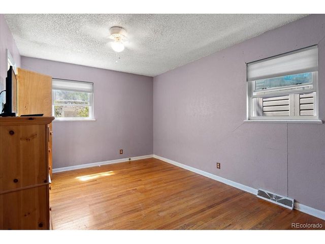 920 Central Ct, Pueblo, CO 81003