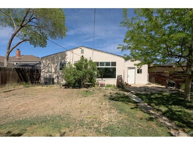 920 Central Ct, Pueblo, CO 81003