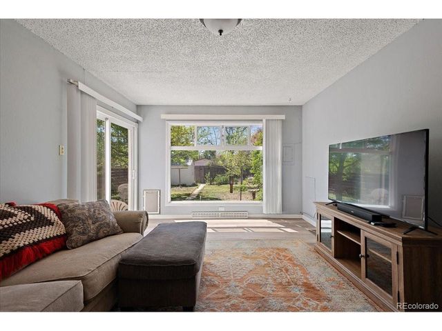 920 Central Ct, Pueblo, CO 81003