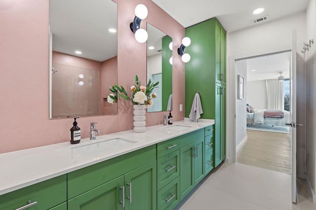 1600 S 1st ST 410, Austin, TX 78704