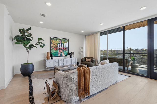 1600 S 1st ST 410, Austin, TX 78704