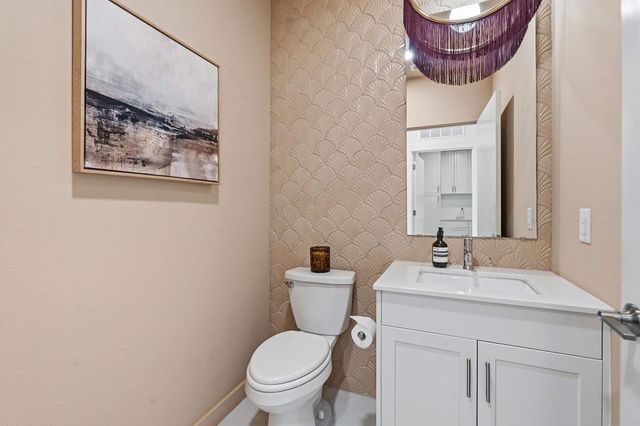 1600 S 1st ST 410, Austin, TX 78704