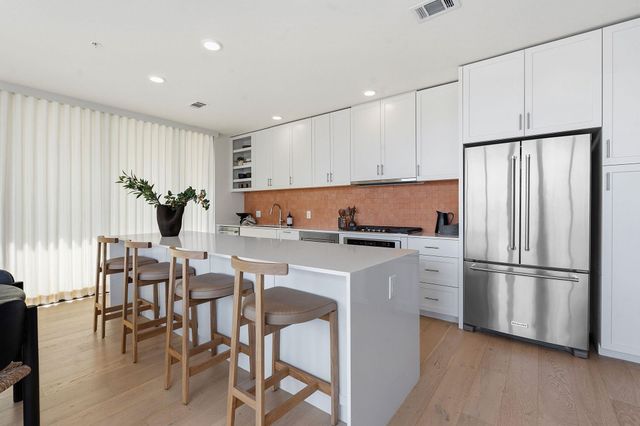 1600 S 1st ST 410, Austin, TX 78704