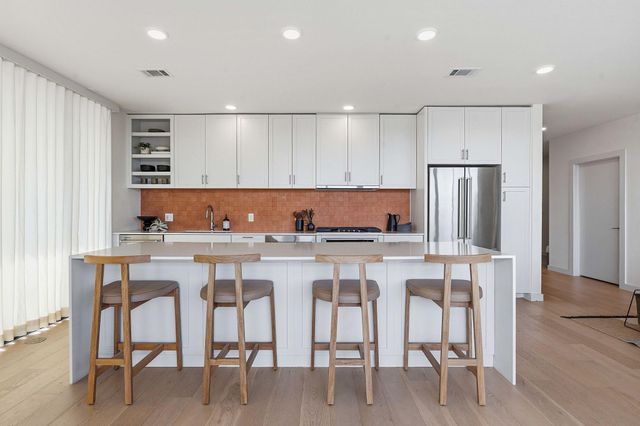 1600 S 1st ST 410, Austin, TX 78704