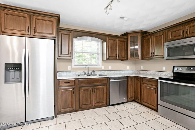 105 Fox Ridge Rd, Bardstown, KY 40004