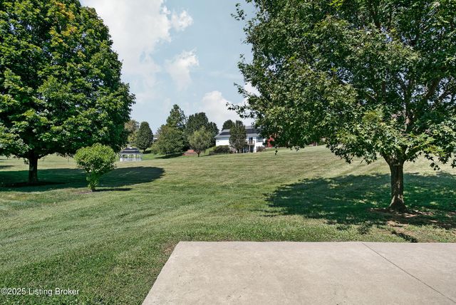 105 Fox Ridge Rd, Bardstown, KY 40004