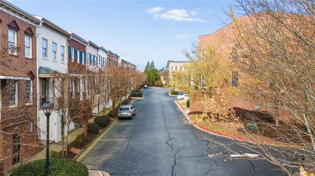 941 Persimmon Point, Atlanta, GA 30328