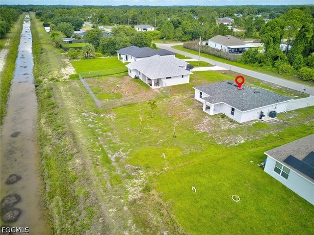 2701 Darlene PL, Lehigh Acres, FL 33971