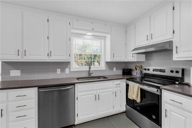 4605 Creek Bluff Drive, Sugar Hill, GA 30518