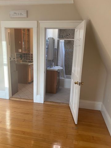 160 Washington St 4, Boston, MA 02135