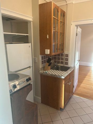 160 Washington St 4, Boston, MA 02135