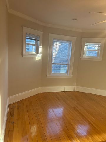 160 Washington St 4, Boston, MA 02135