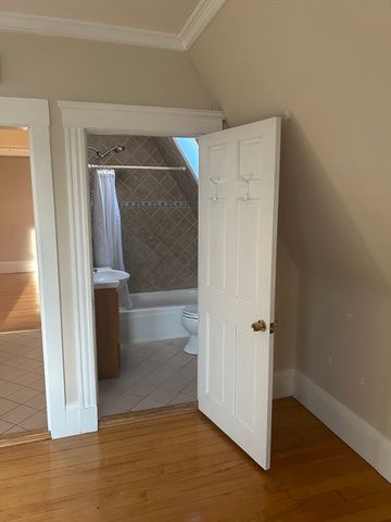 160 Washington St 4, Boston, MA 02135