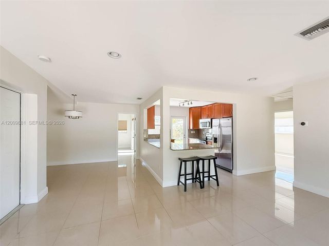 321 NE 29th St, Boca Raton, FL 33431