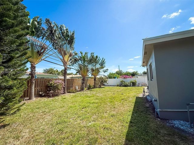 321 NE 29th St, Boca Raton, FL 33431