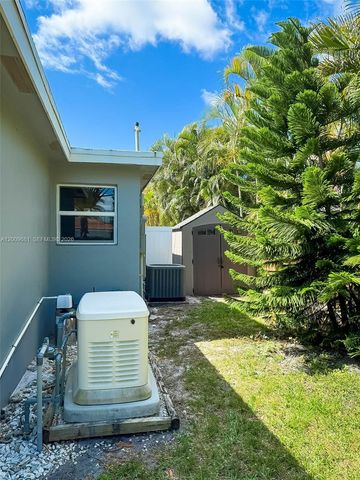 321 NE 29th St, Boca Raton, FL 33431