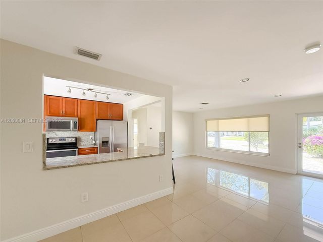 321 NE 29th St, Boca Raton, FL 33431
