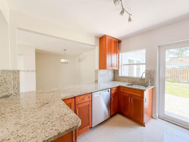 321 NE 29th St, Boca Raton, FL 33431