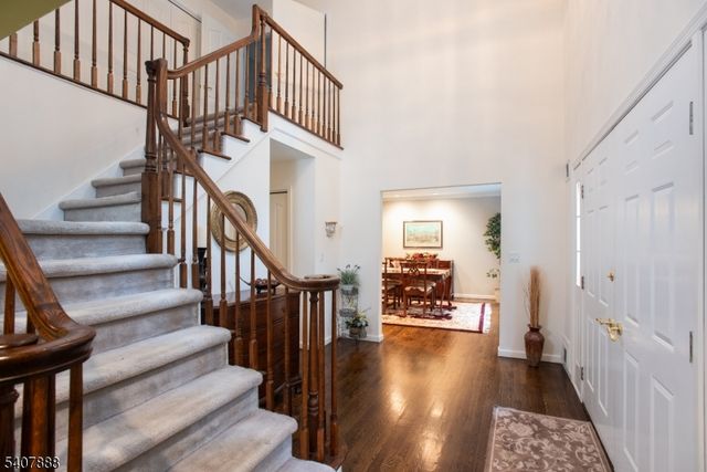 13 Deer Path Cir, Green Brook Twp., NJ 08812