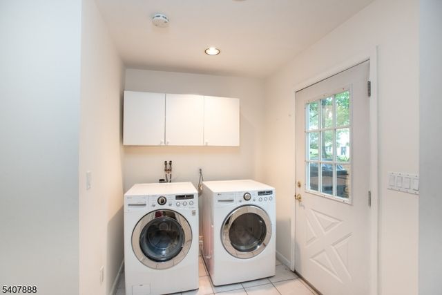 13 Deer Path Cir, Green Brook Twp., NJ 08812