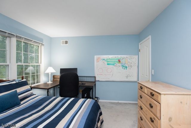 13 Deer Path Cir, Green Brook Twp., NJ 08812