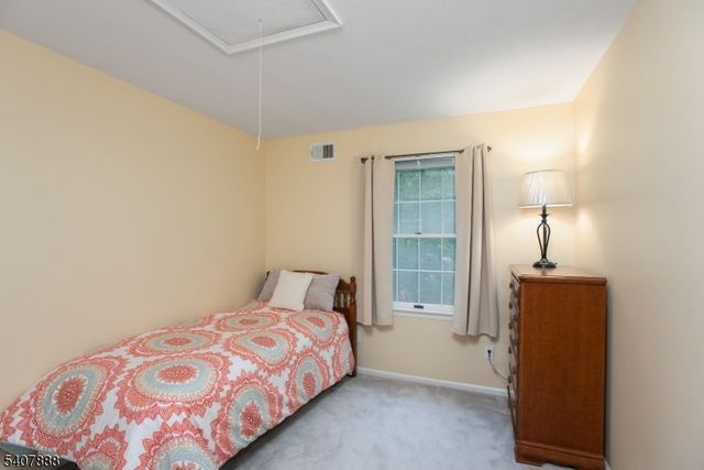 13 Deer Path Cir, Green Brook Twp., NJ 08812